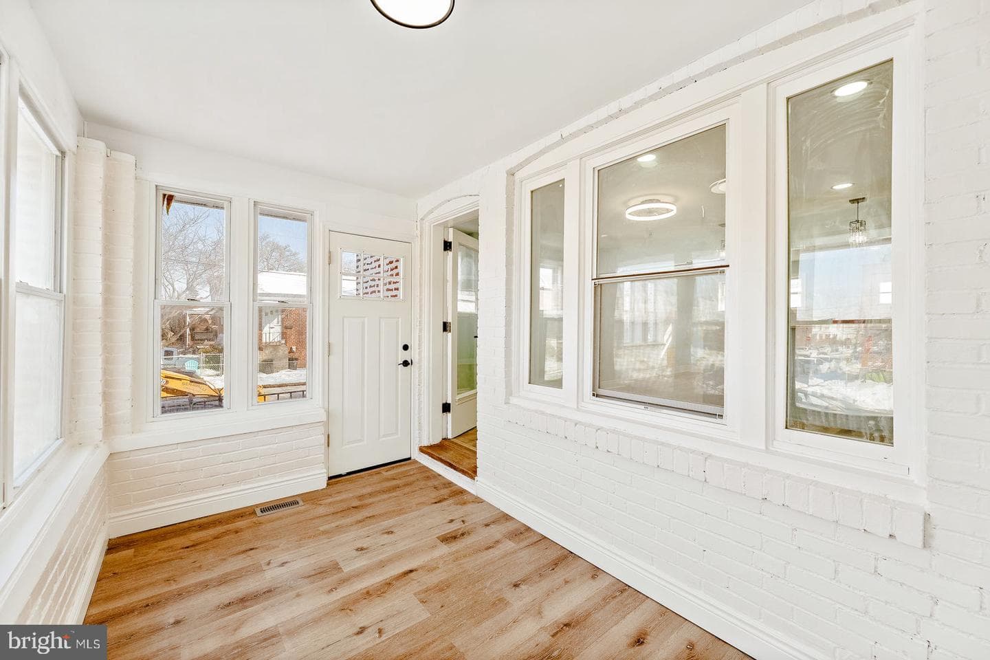 6059 Lawndale Avenue photo 6