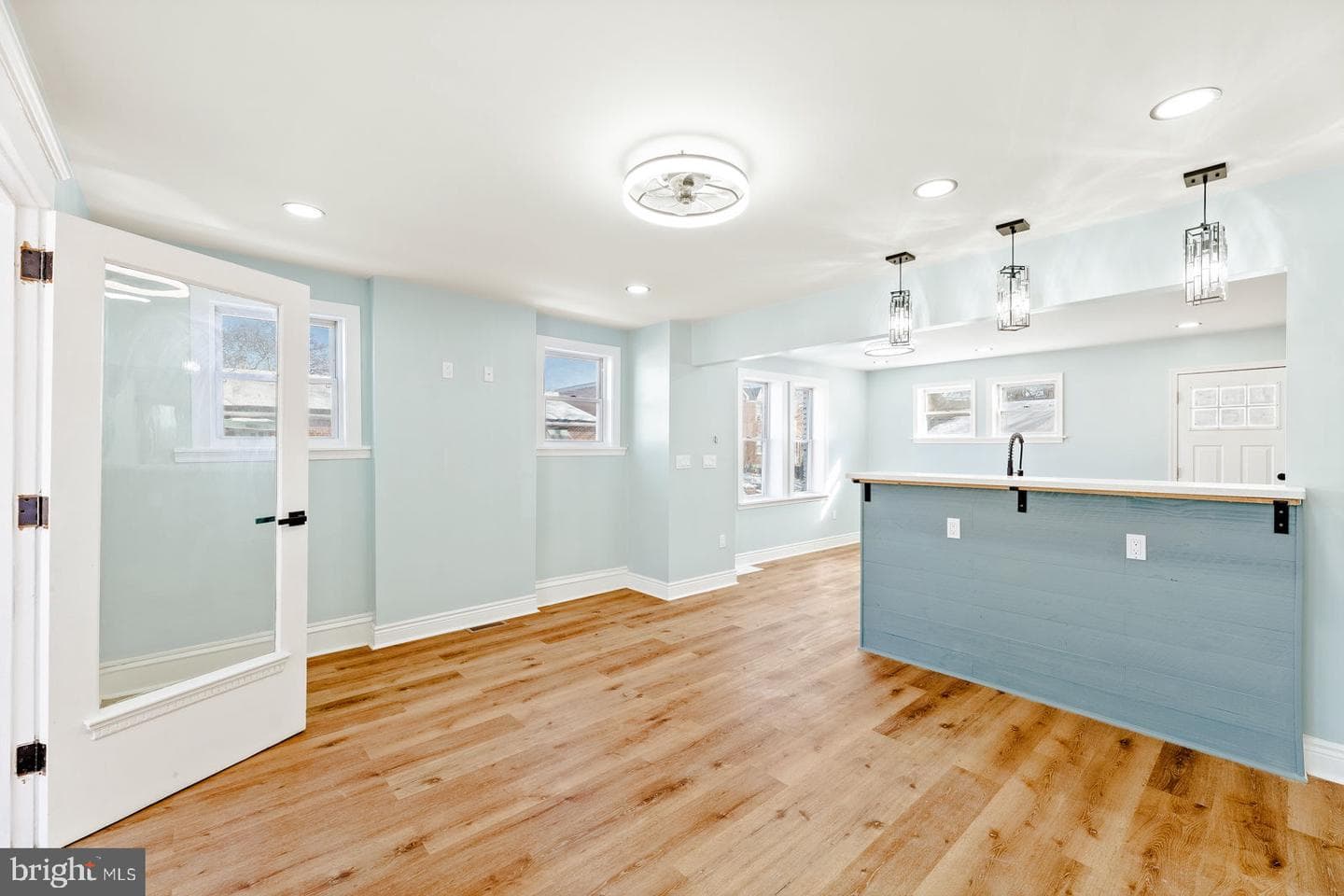 6059 Lawndale Avenue photo 9