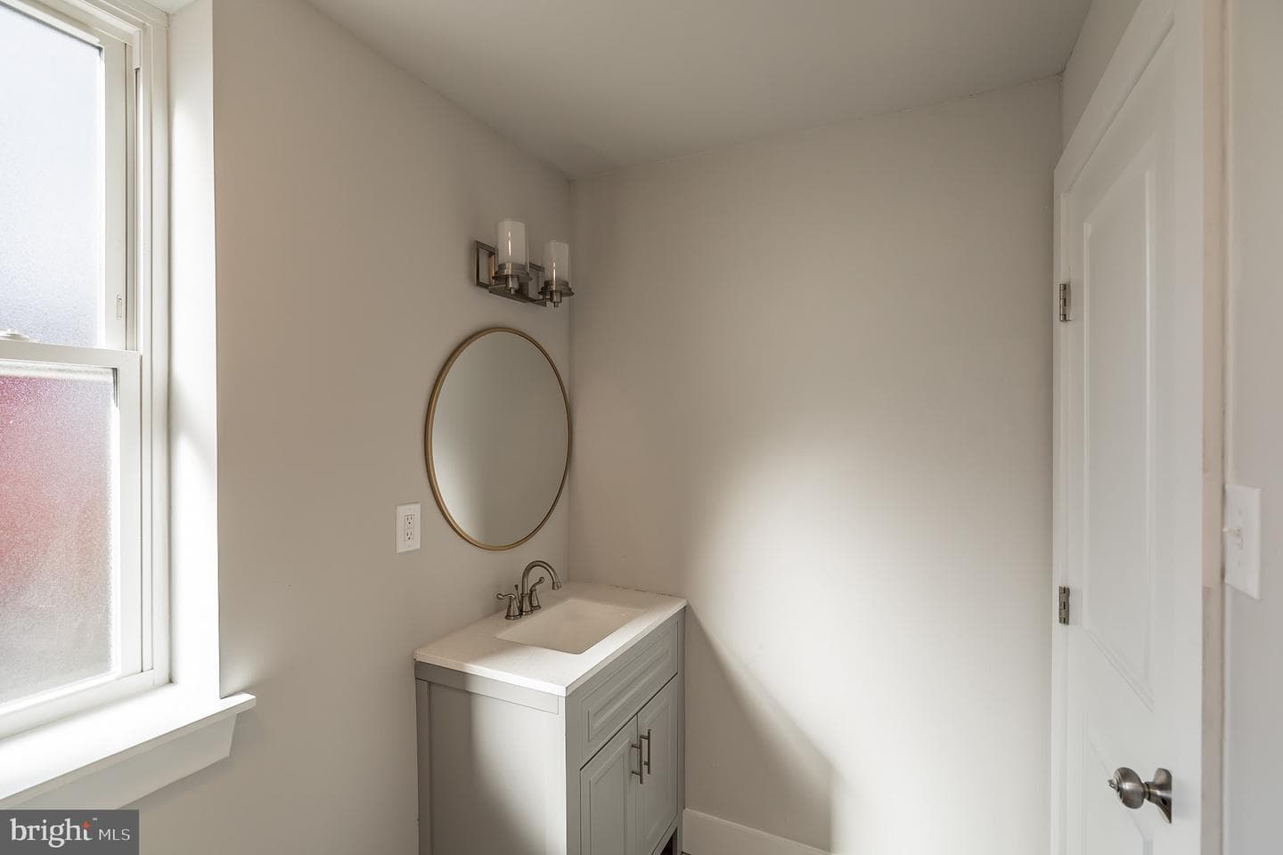 1256 S Peach Street photo 6