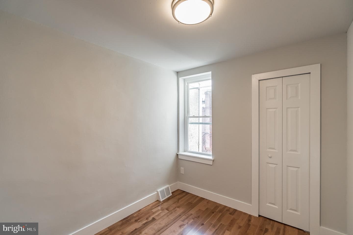 1256 S Peach Street photo 8