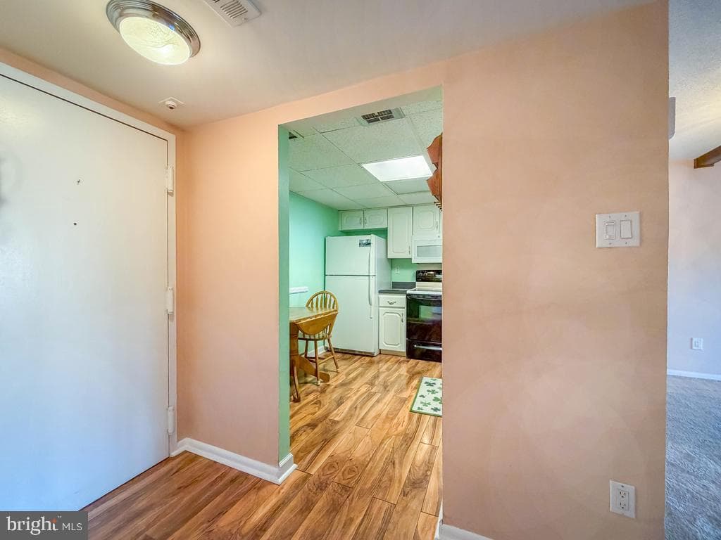 6105 Delaire Landing Road #105 photo 11