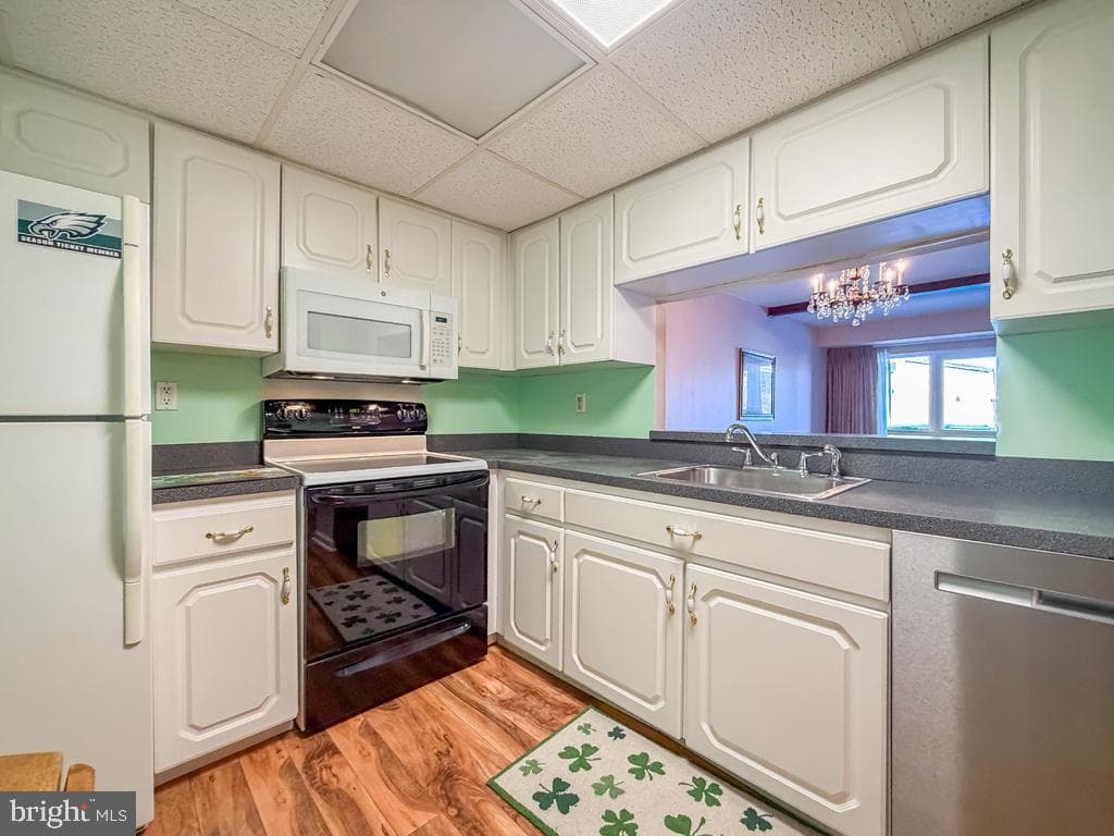 6105 Delaire Landing Road #105 photo 13