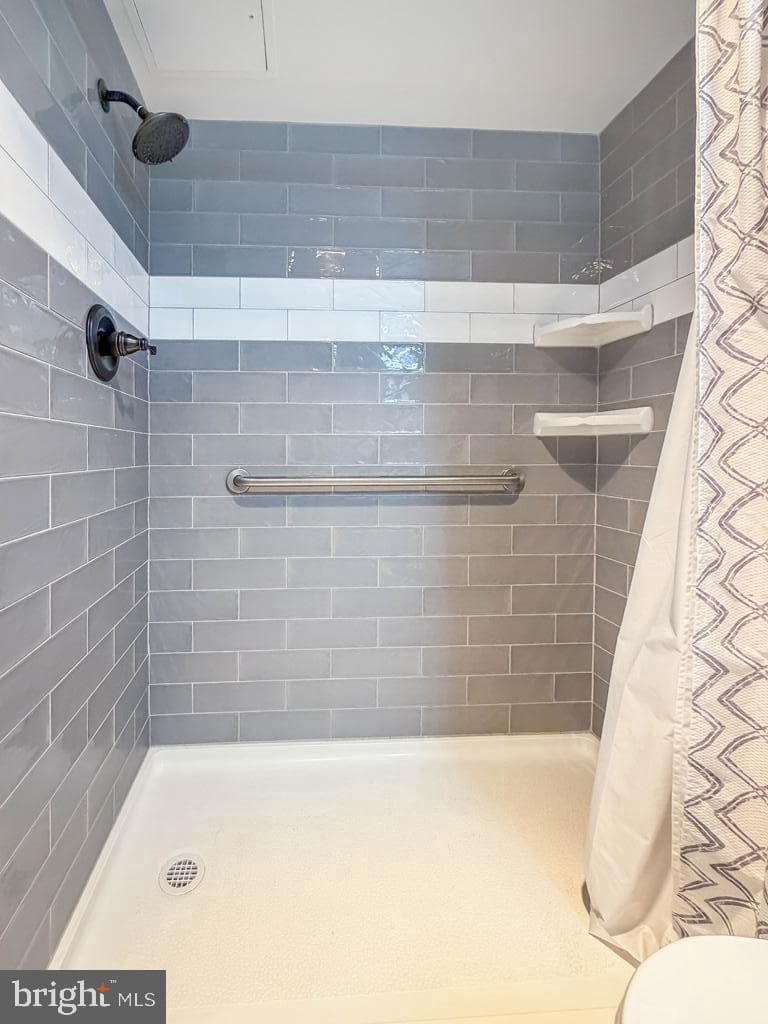 6105 Delaire Landing Road #105 photo 26