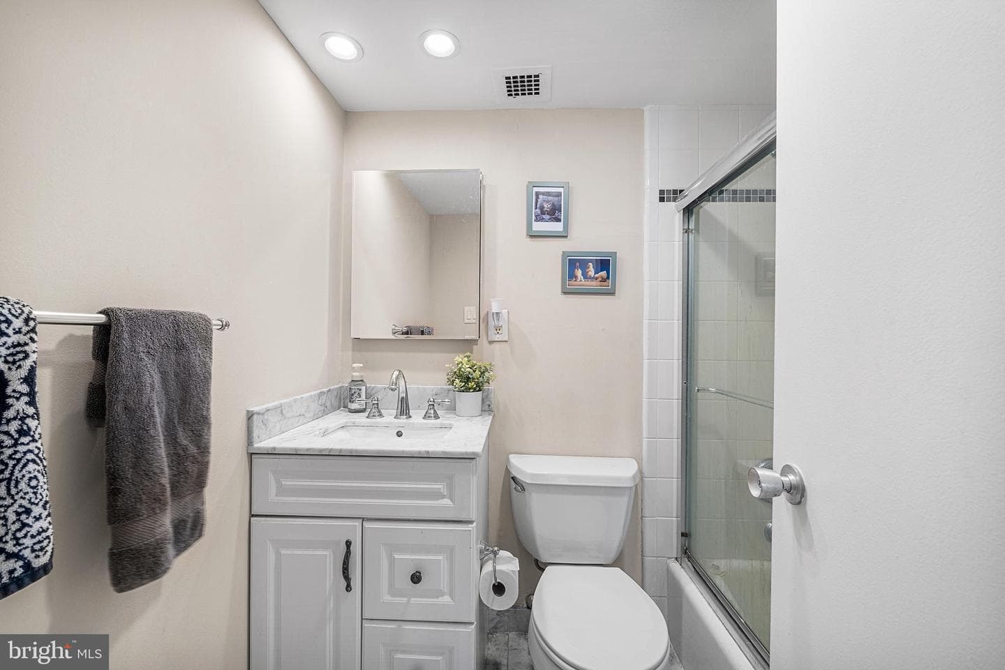 224 W Rittenhouse Square #1615a photo 32