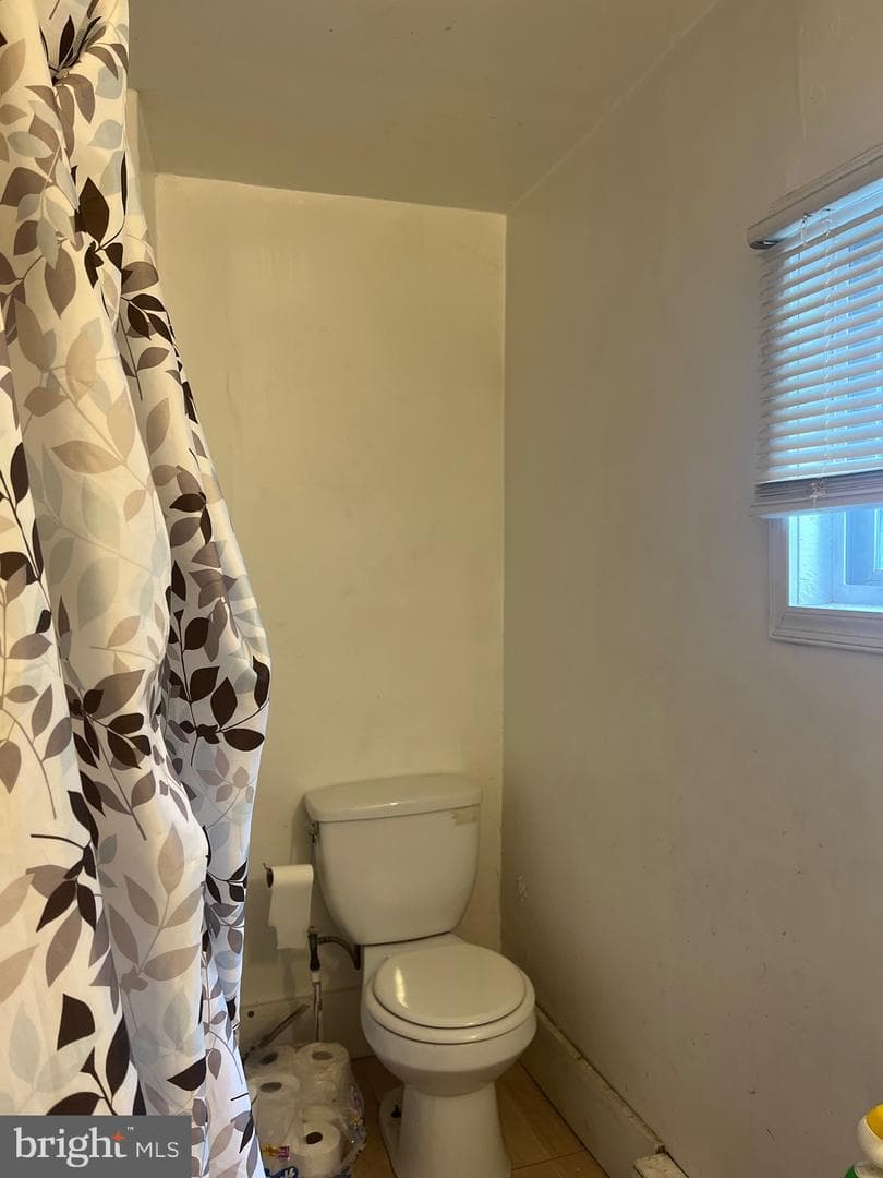 1539 W Tucker Street photo 9