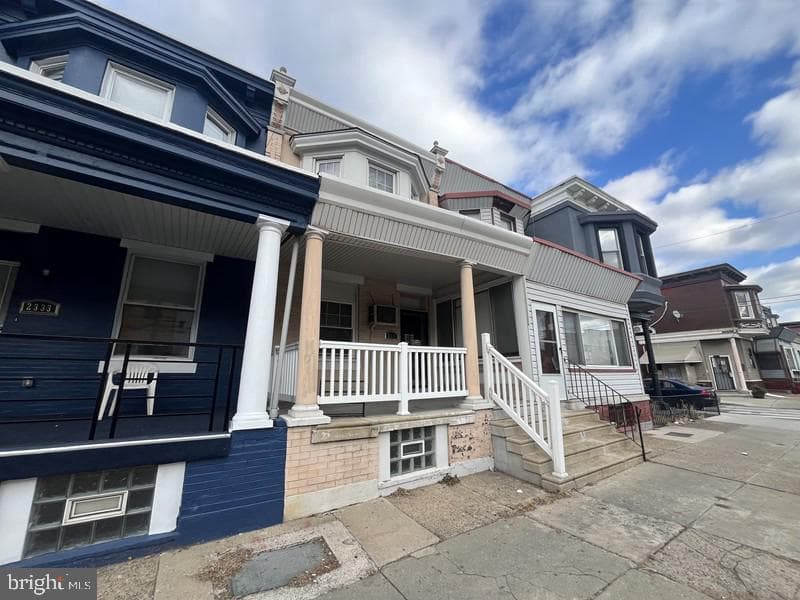 2331 W Somerset Street photo 4