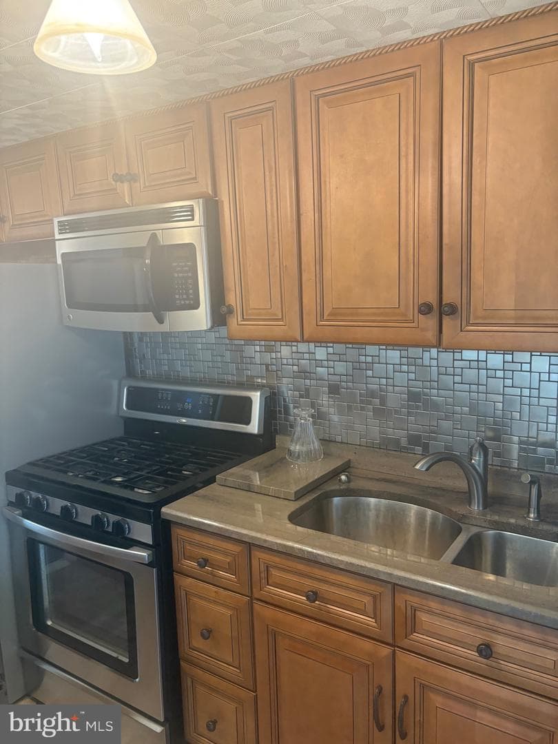 11829 Academy Road #29 B photo 7