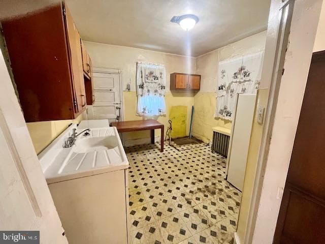 5753 Catharine Street photo 11