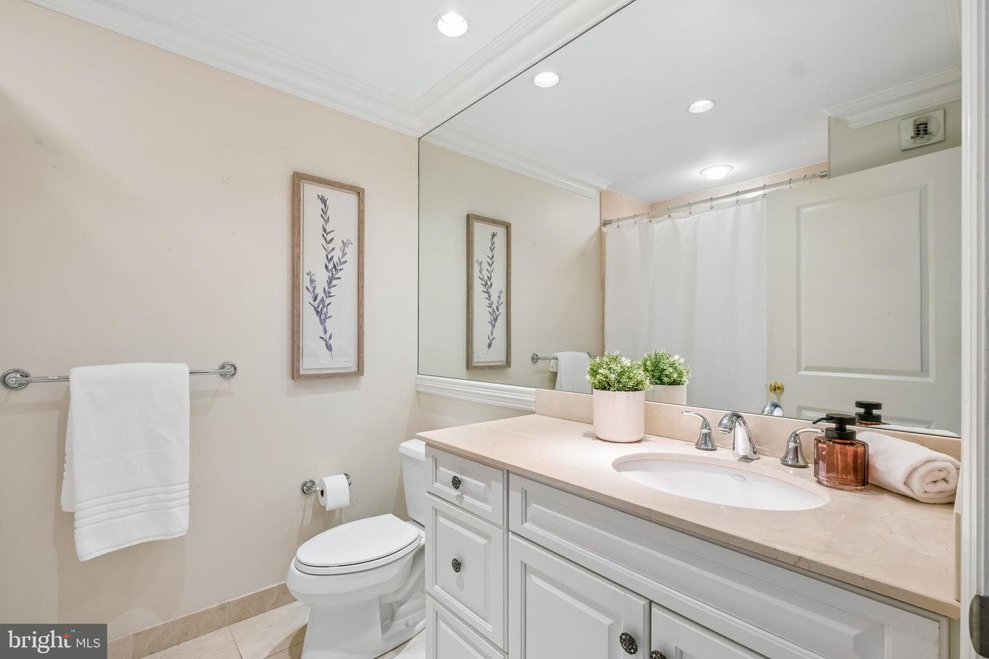 440 S Broad Street #2204-2206 photo 20