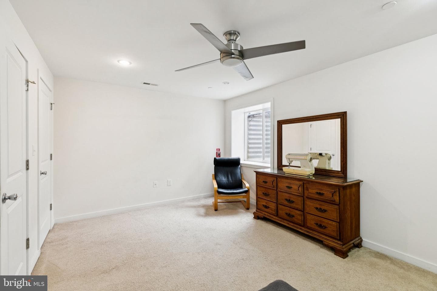 2555 Carpenter Street #a photo 24