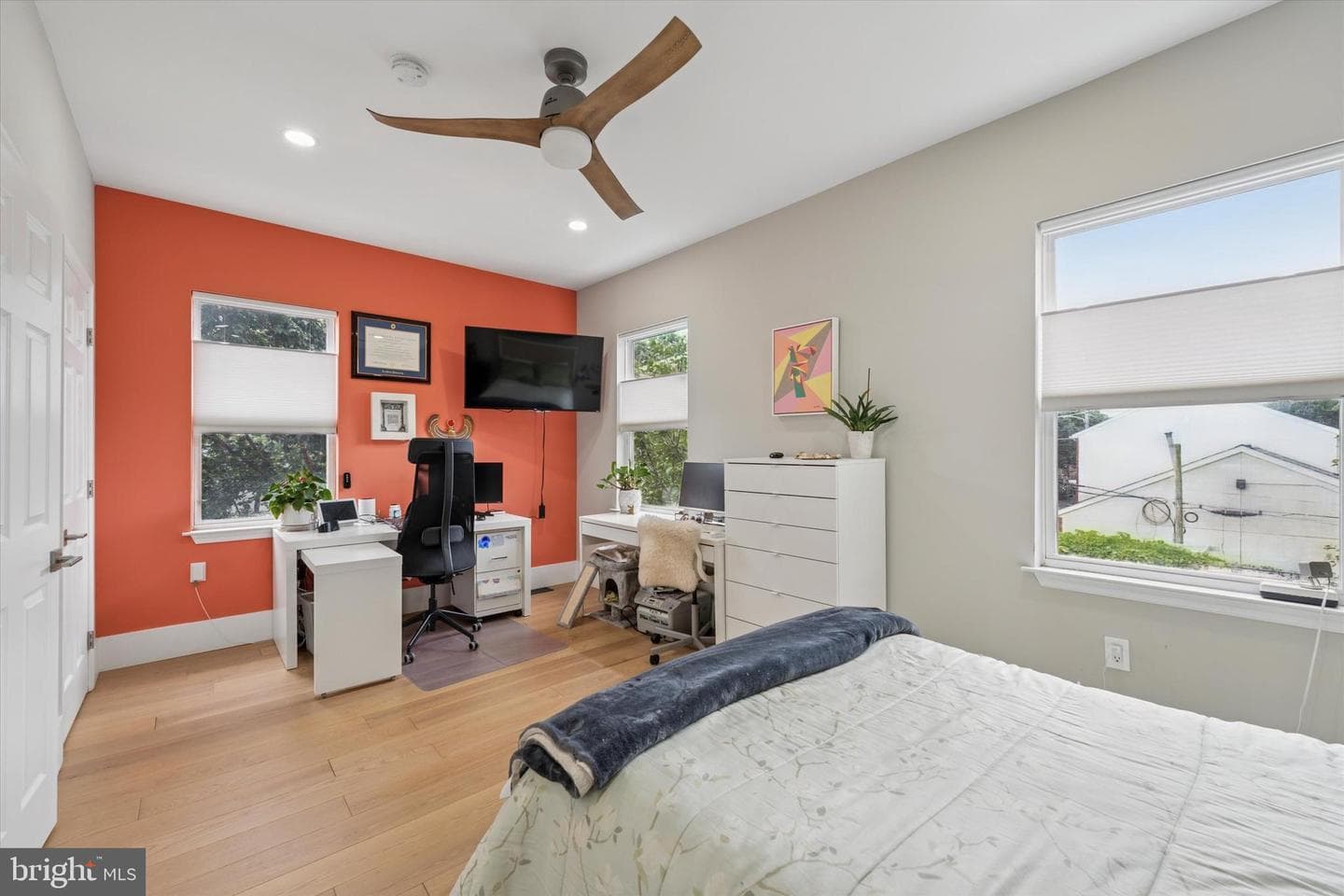 1720 W Oxford Street photo 19