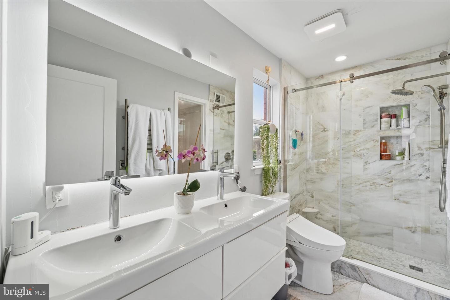 1720 W Oxford Street photo 20