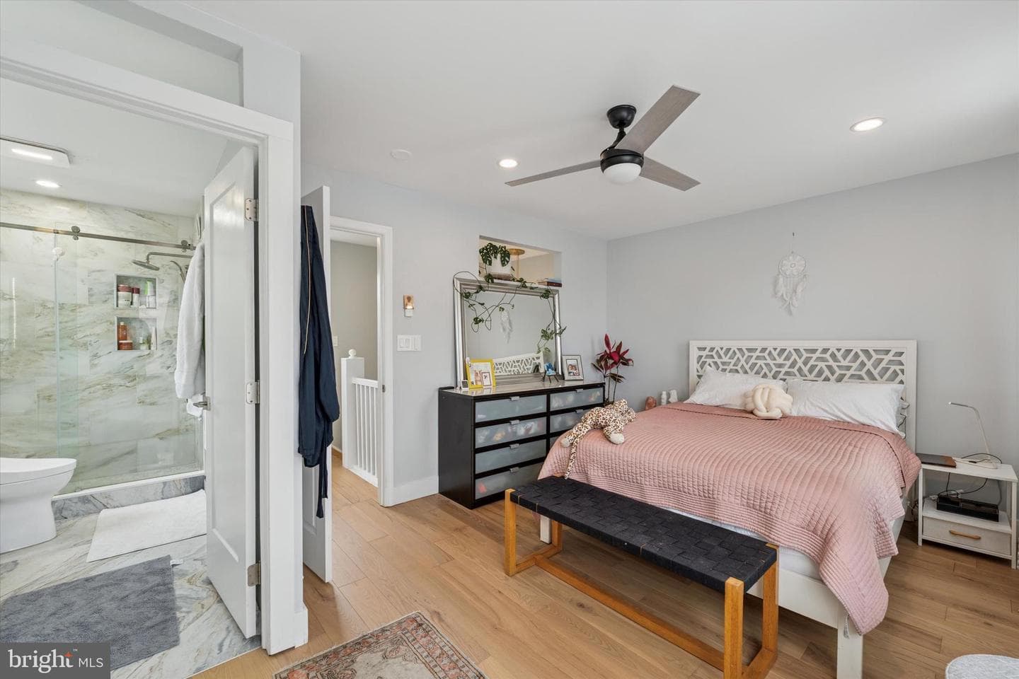 1720 W Oxford Street photo 21