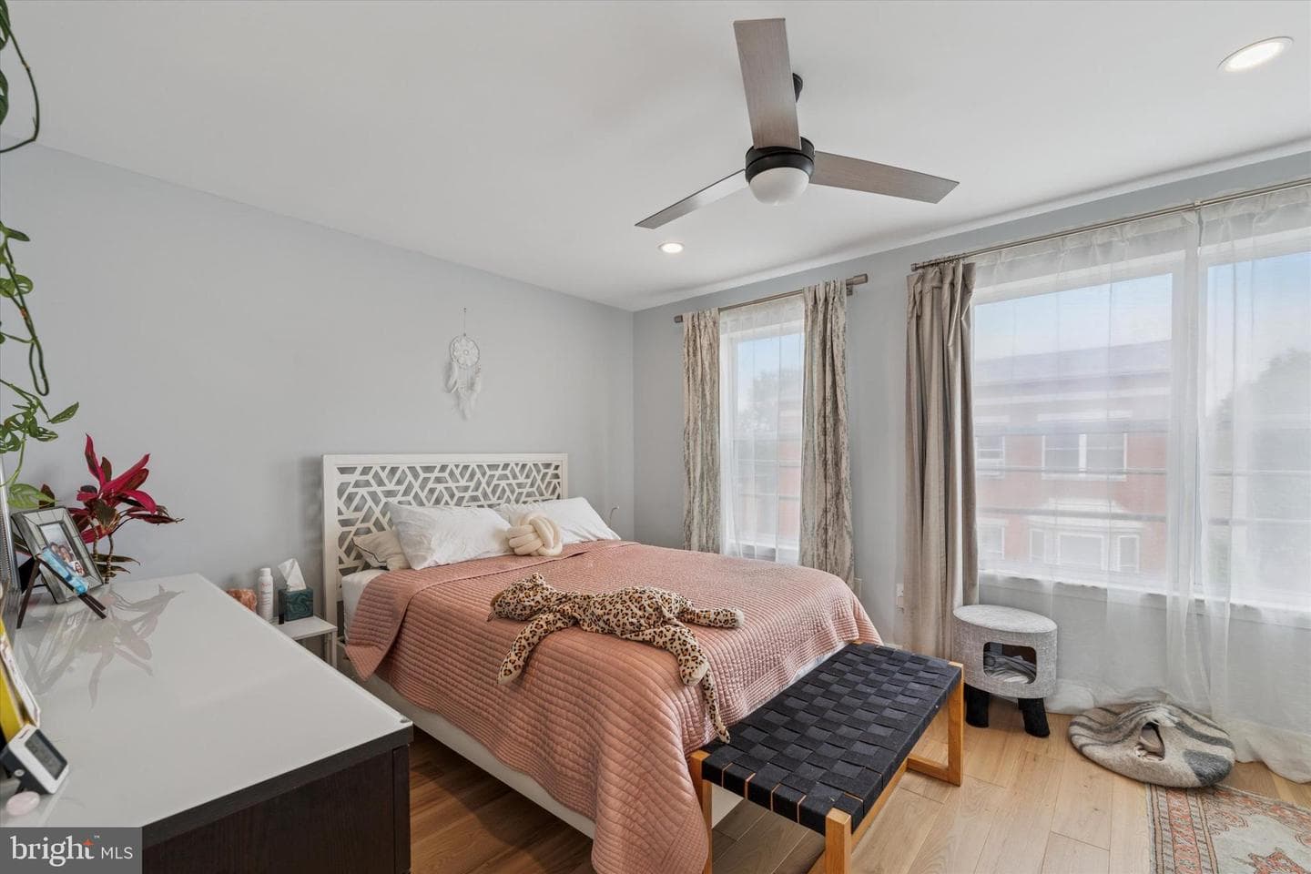 1720 W Oxford Street photo 22