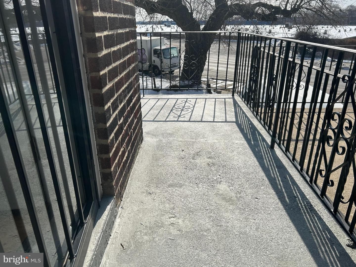 5652 W Berks Street photo 15
