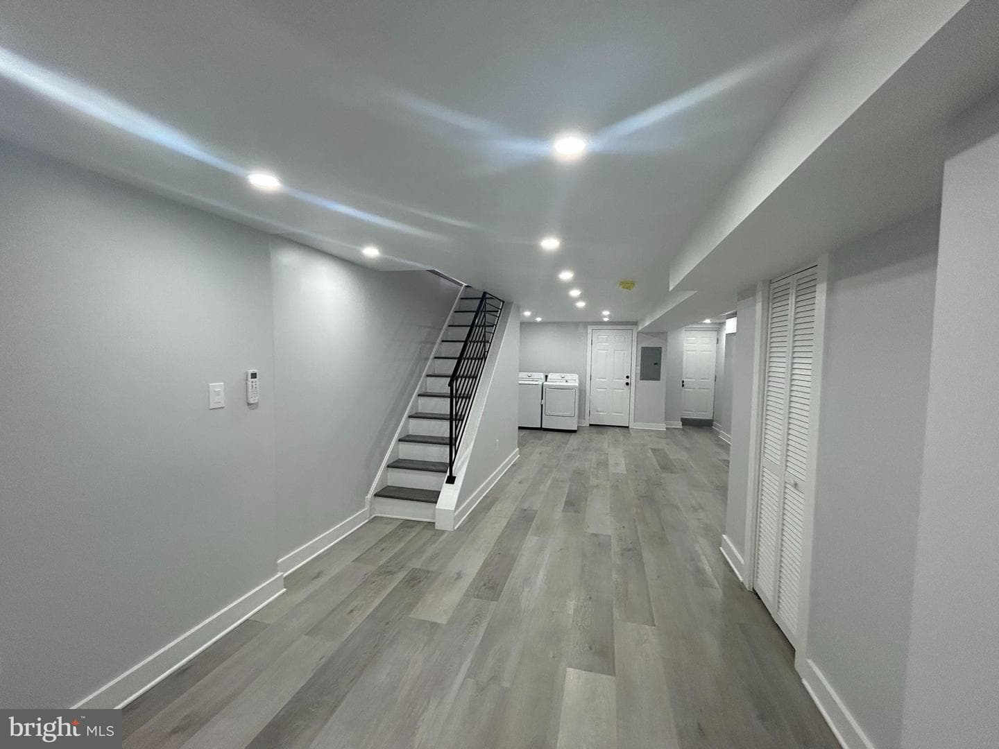 5652 W Berks Street photo 20
