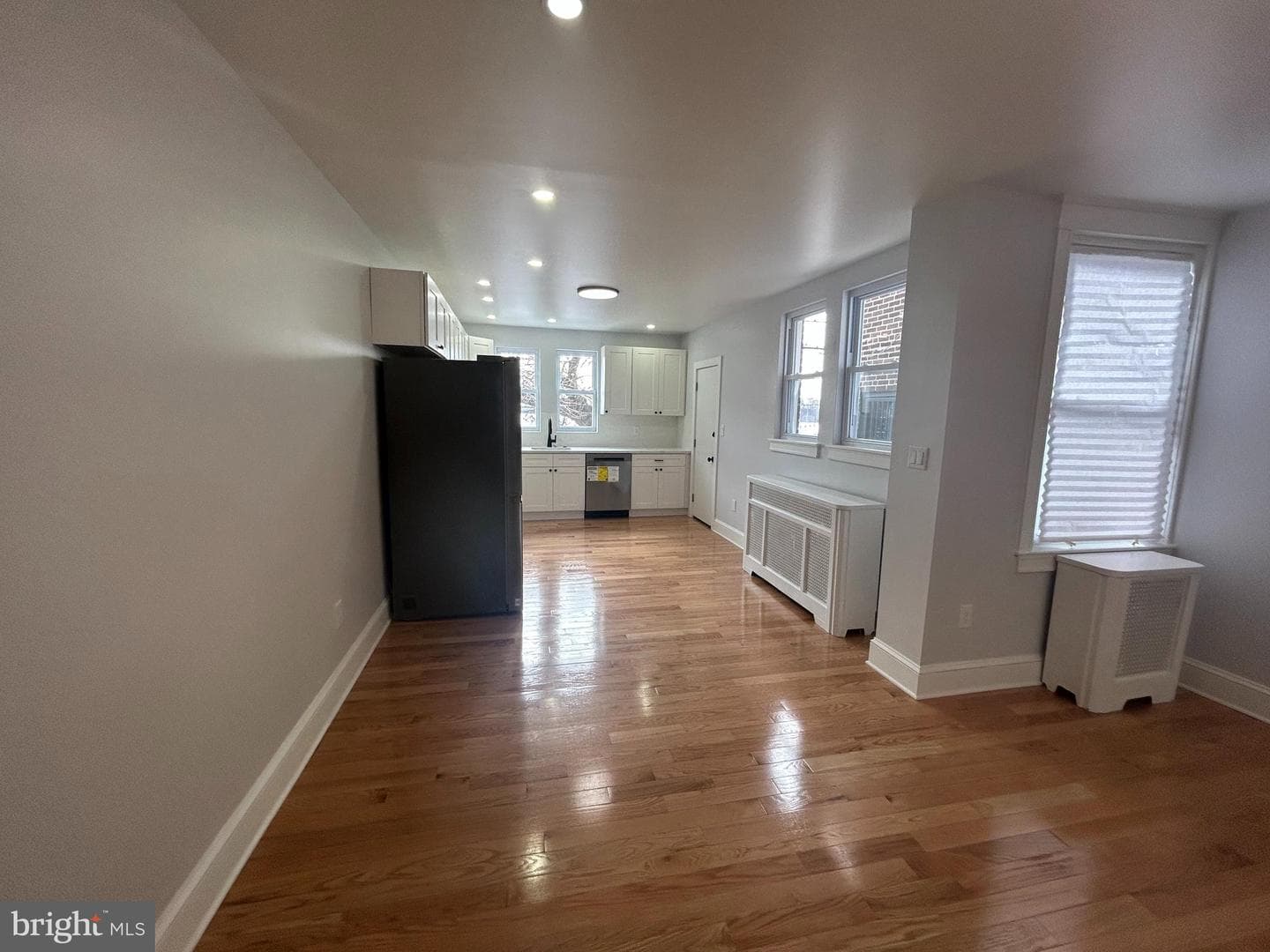 5652 W Berks Street photo 6