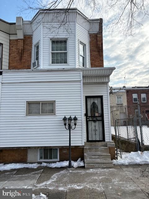 4225 N Sydenham Street photo 1
