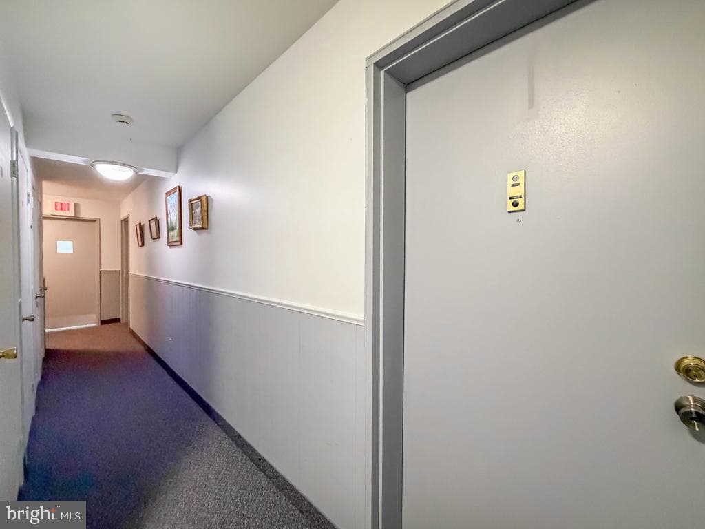 44303 Delaire Landing Road #303 photo 5
