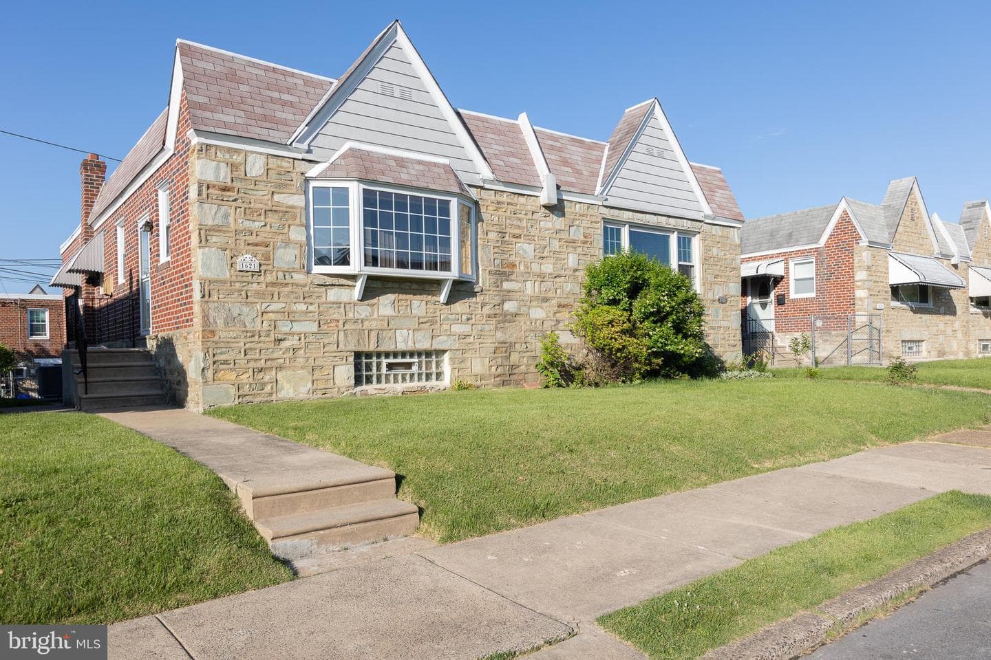 1621 Benson Street photo 1