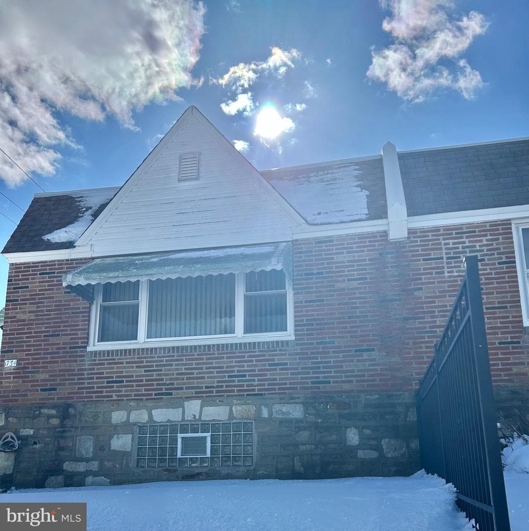 1734 Strahle Street photo 3