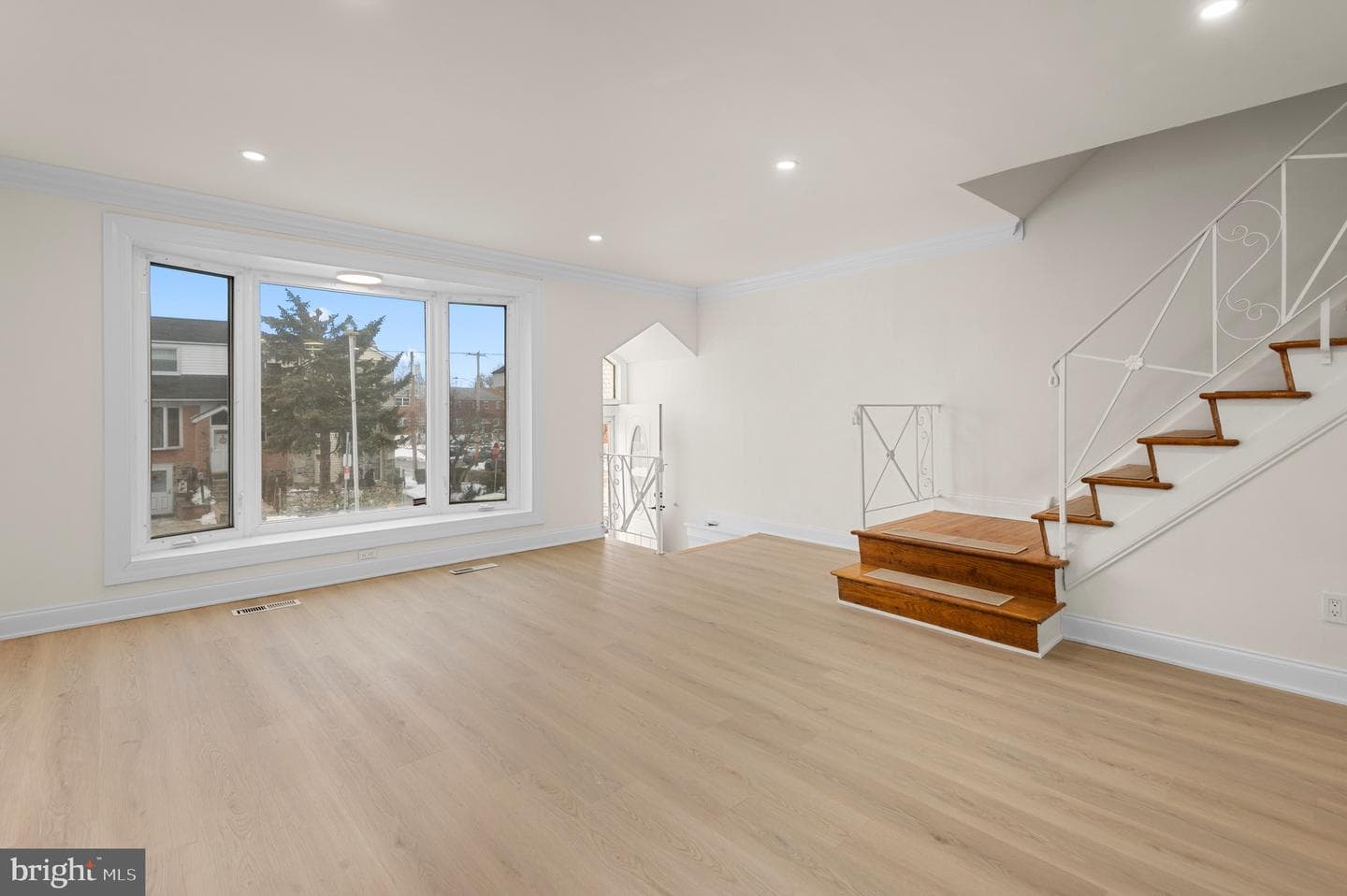 10867 Harrow Road photo 3
