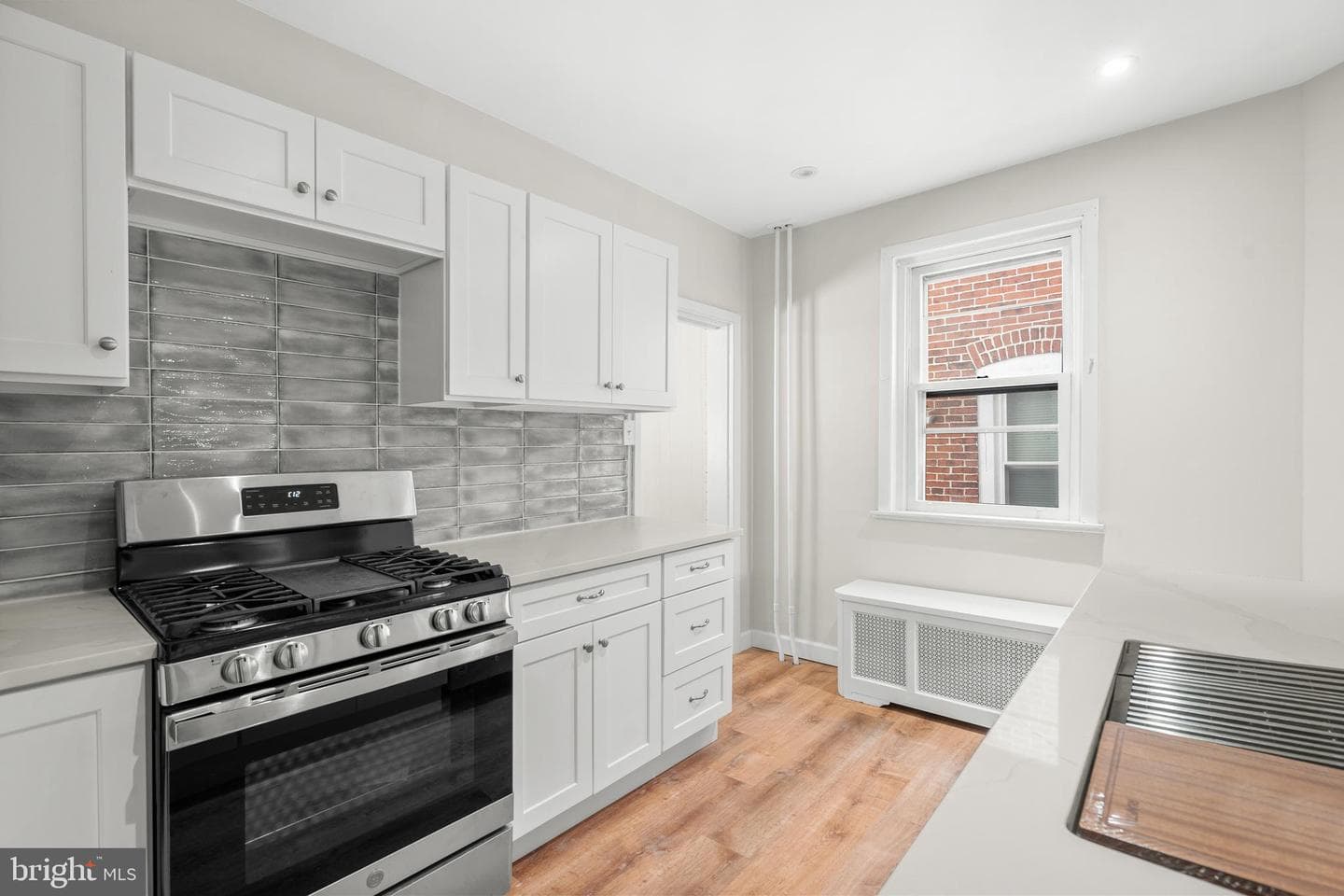 129 Leverington Avenue photo 10
