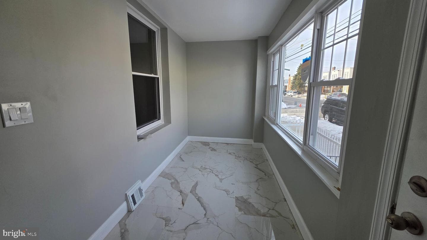 6618 Greenway Avenue photo 3