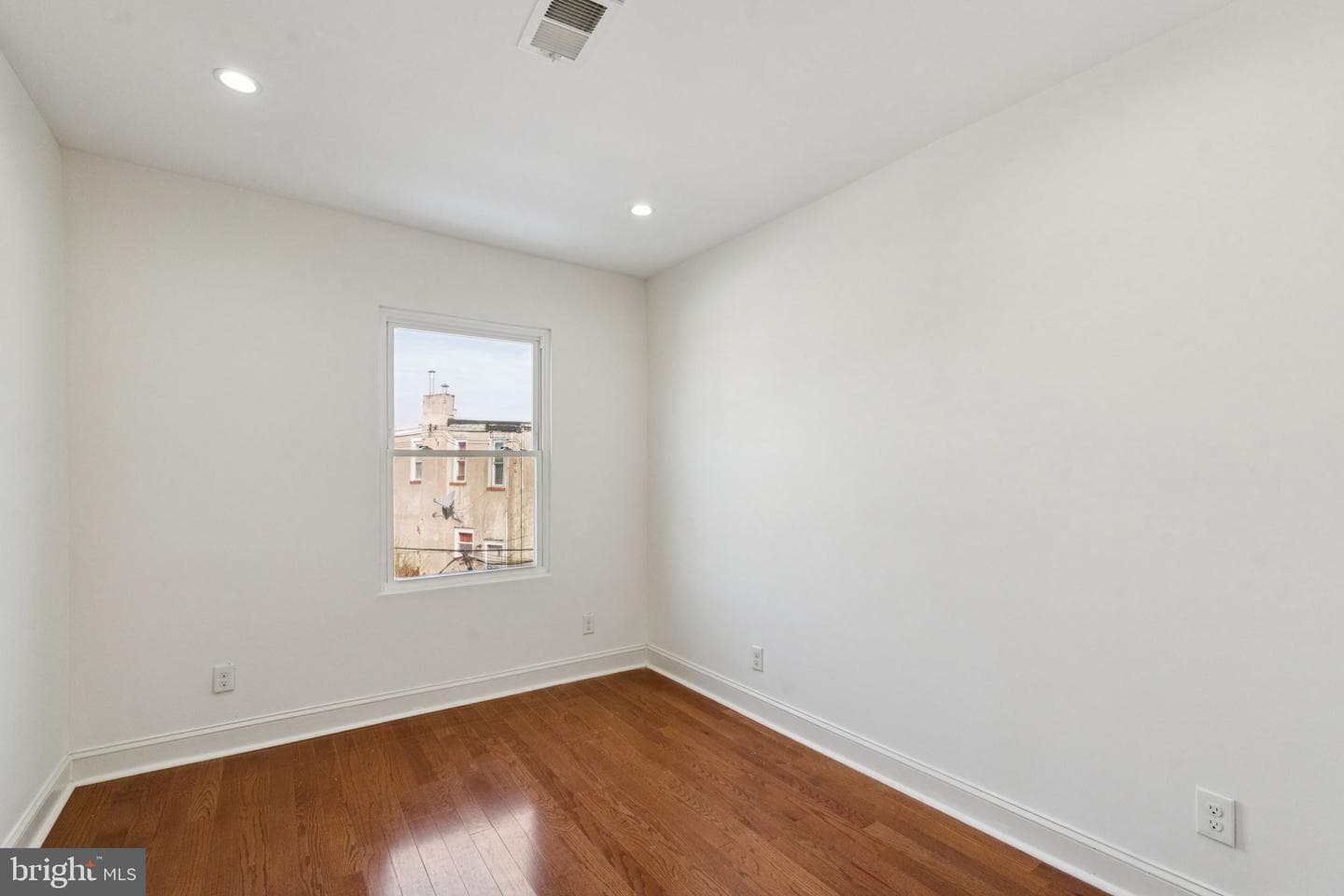 1826 Point Breeze Avenue photo 15