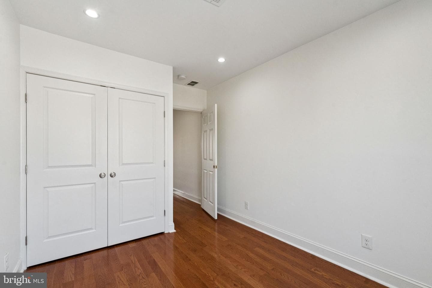 1826 Point Breeze Avenue photo 16