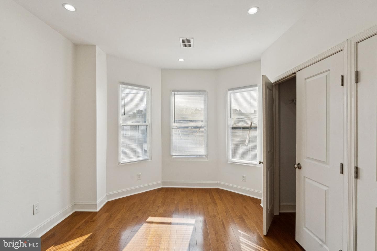 1826 Point Breeze Avenue photo 19