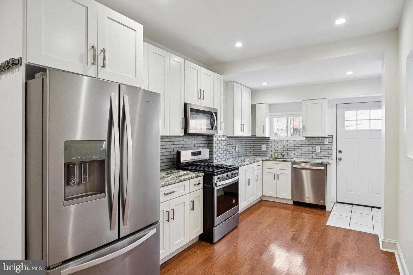 1826 Point Breeze Avenue photo 2