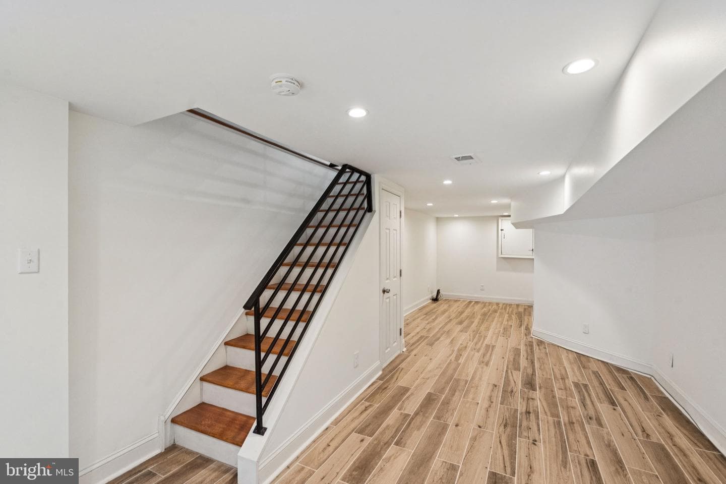 1826 Point Breeze Avenue photo 4