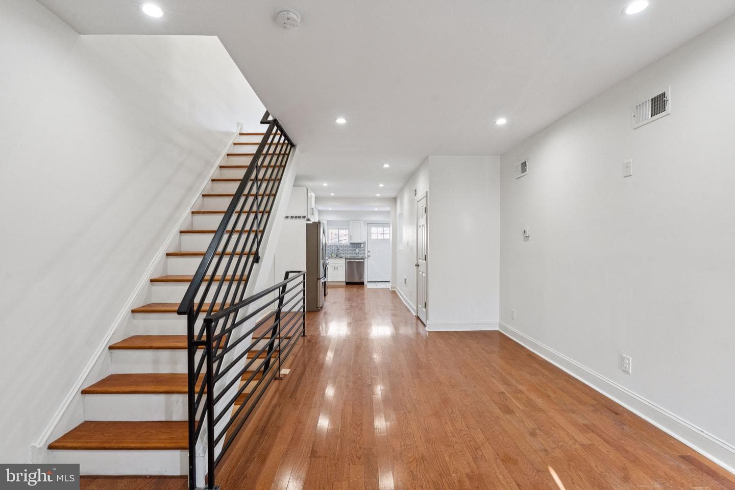 1826 Point Breeze Avenue photo 5