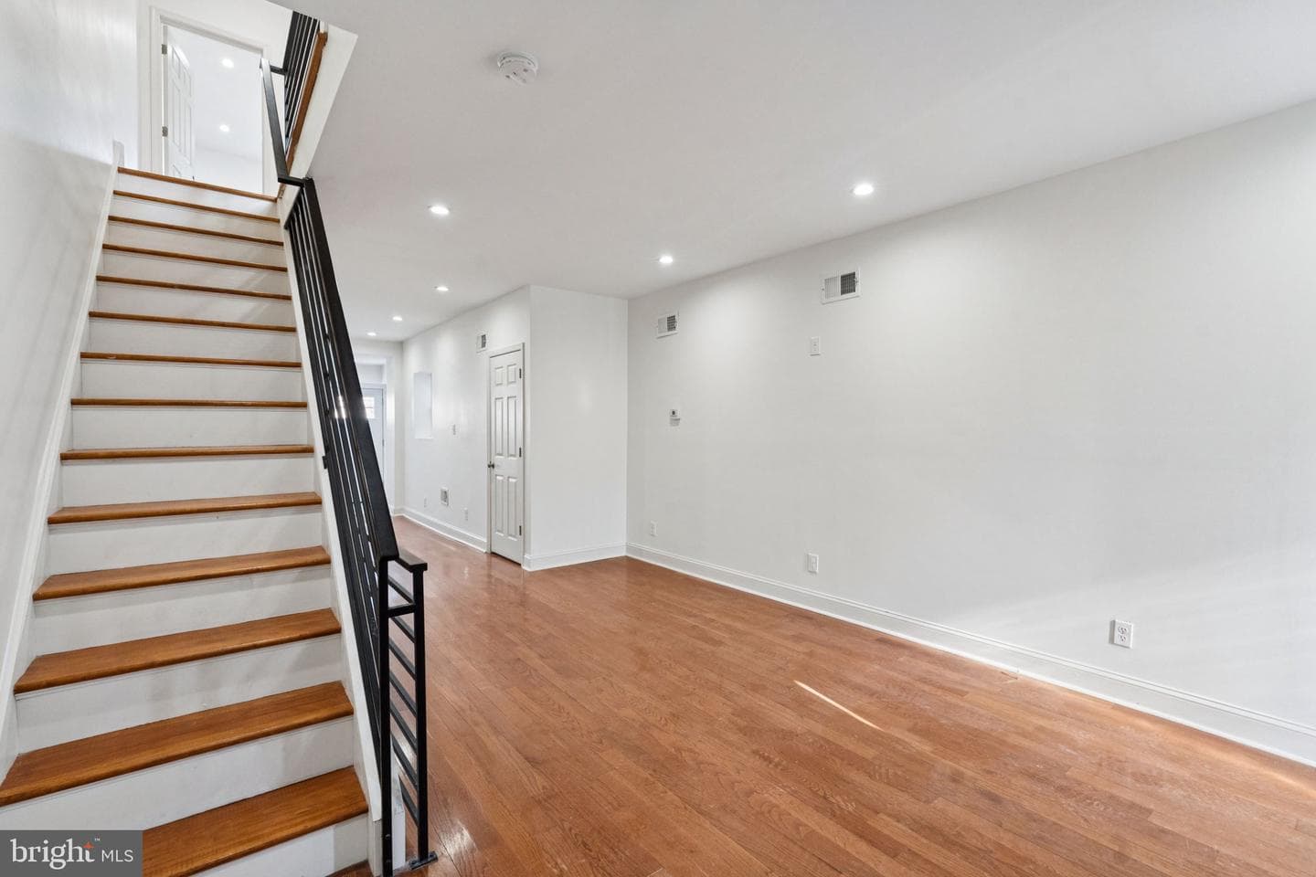 1826 Point Breeze Avenue photo 6