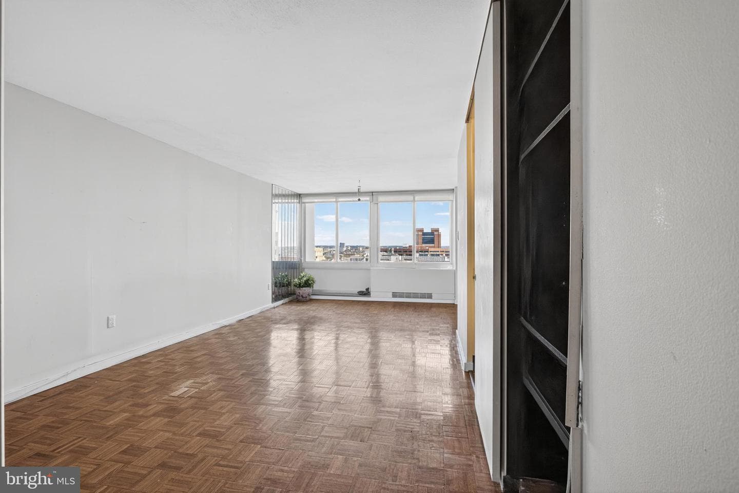 604 S Washington Square #2506 photo 4