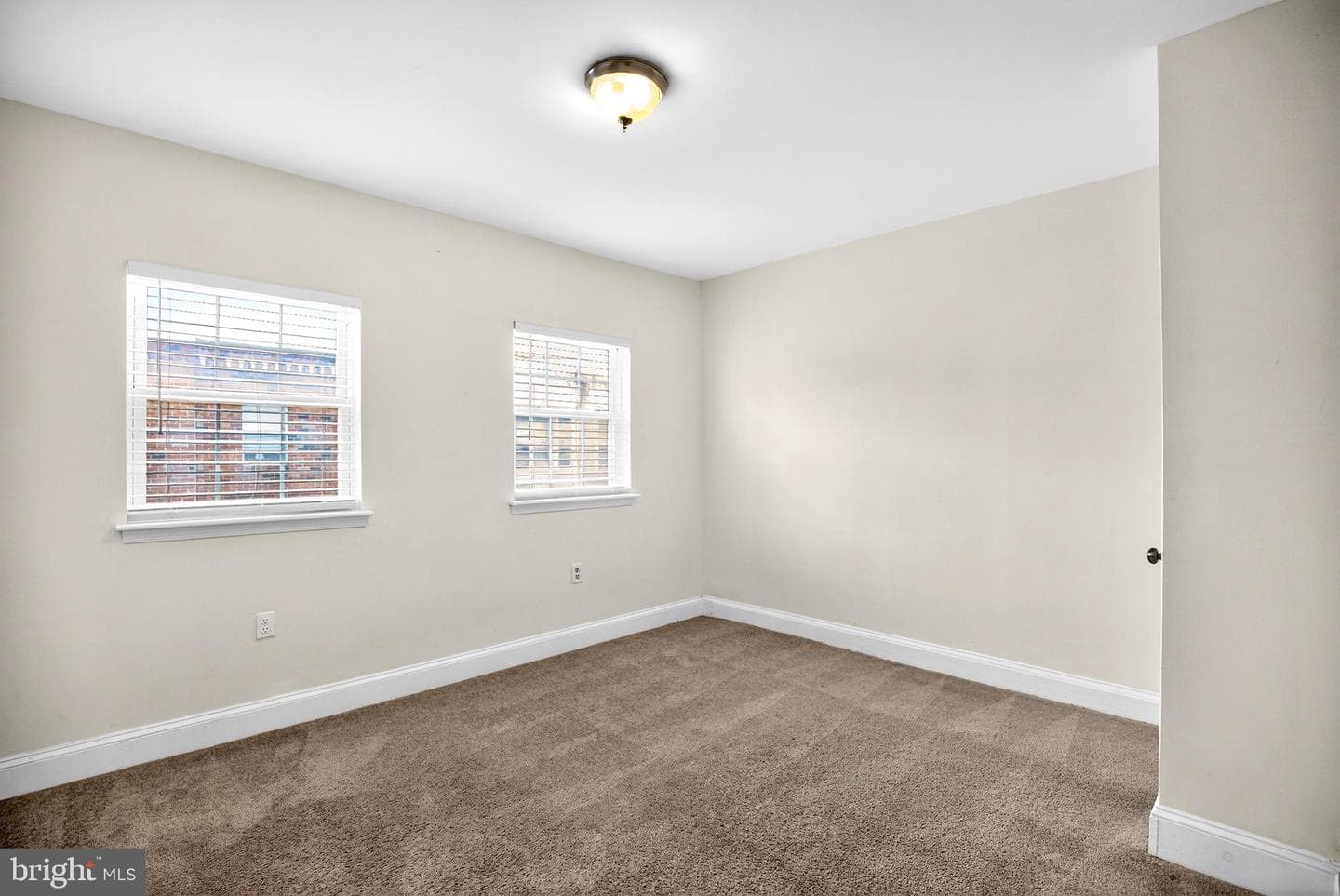 252 Sigel Street photo 11