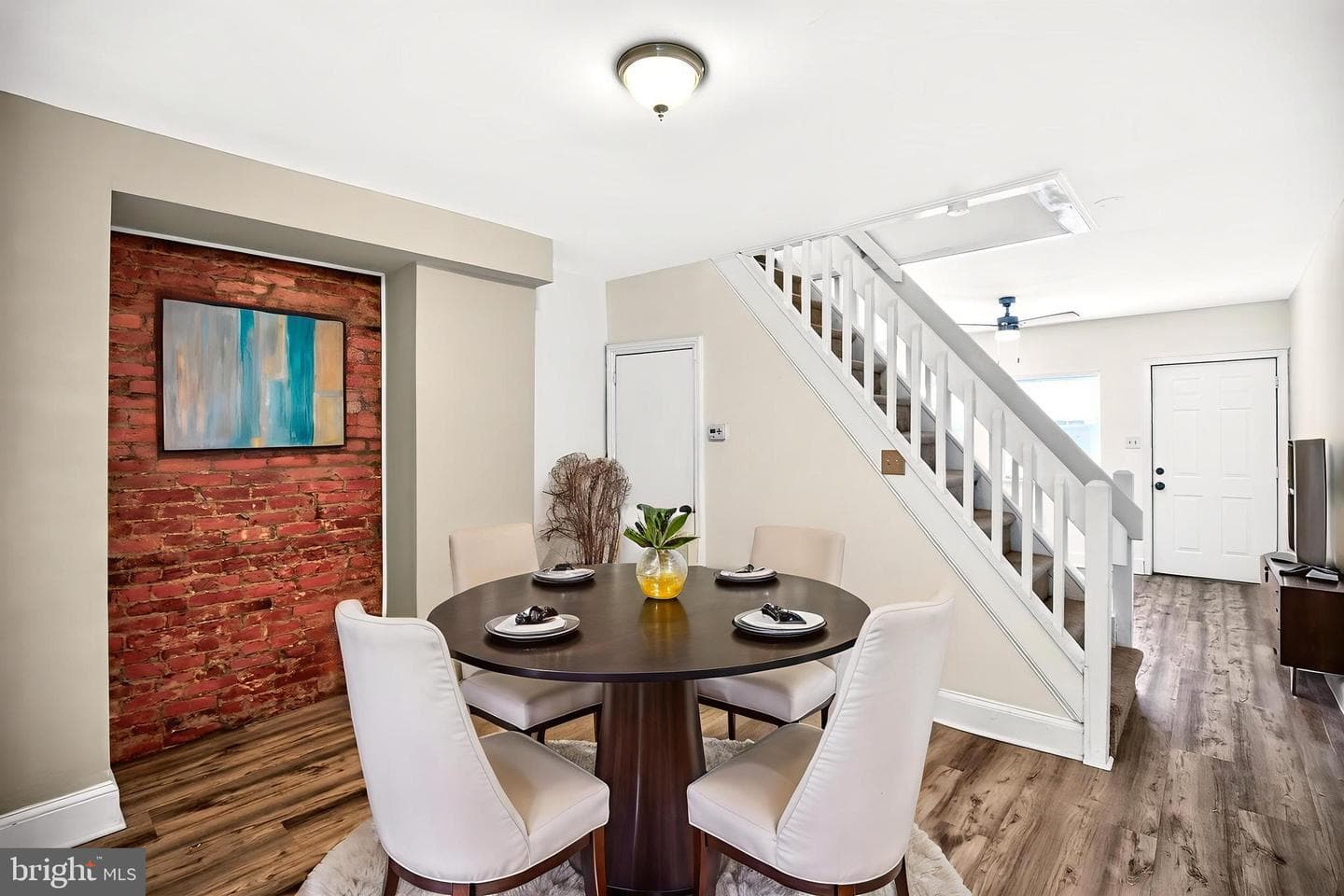 252 Sigel Street photo 5