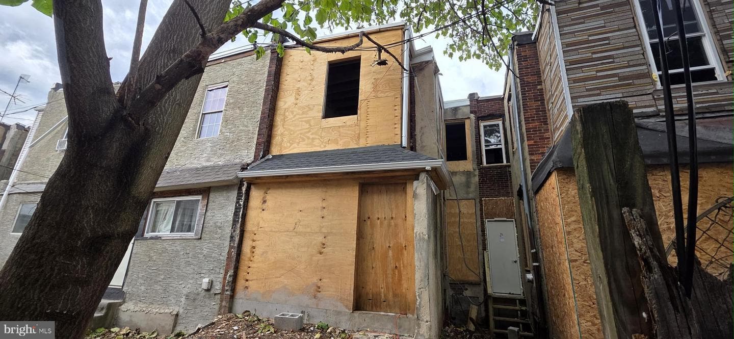 2312 Tasker Street photo 9