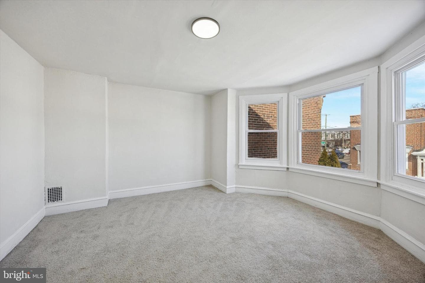 2502 S Robinson Street photo 12