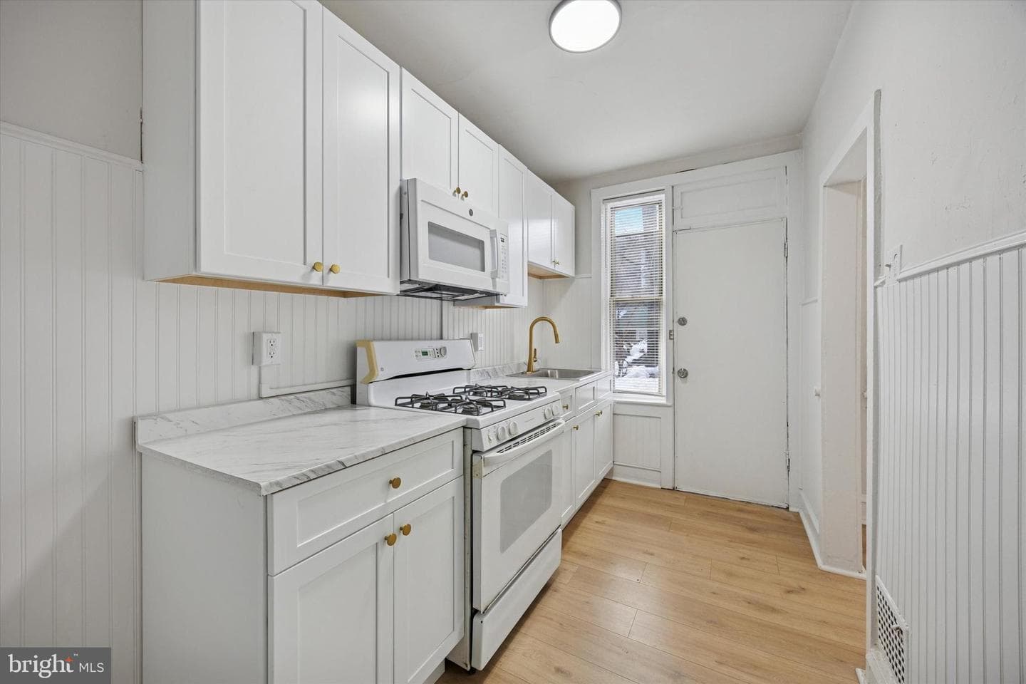 2502 S Robinson Street photo 9