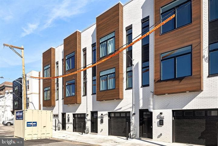2812 S 9th Street, Philadelphia