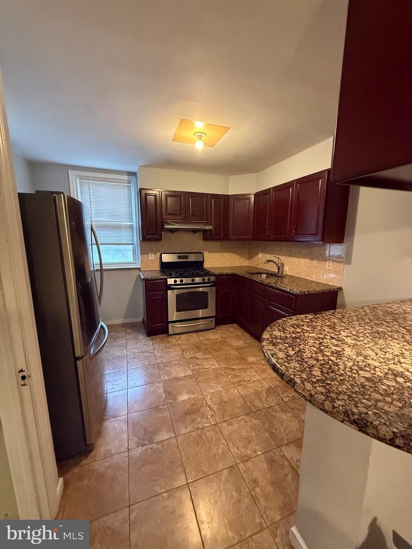 1212 Knorr Street photo 4