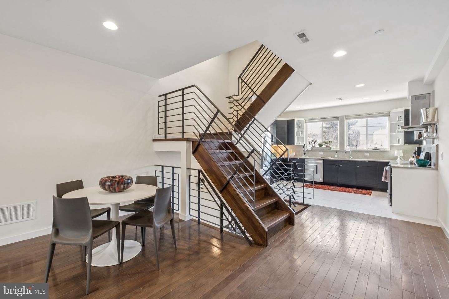1189 S 21st photo 11