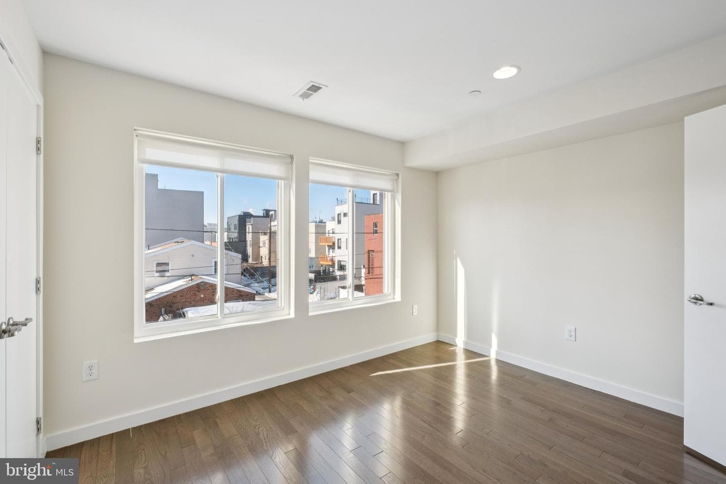 1189 S 21st photo 16