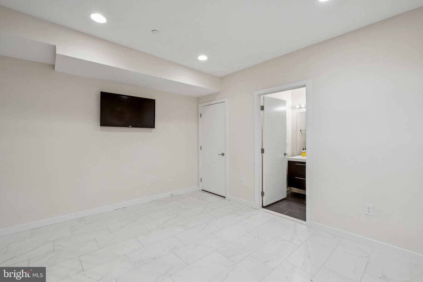 1189 S 21st photo 21