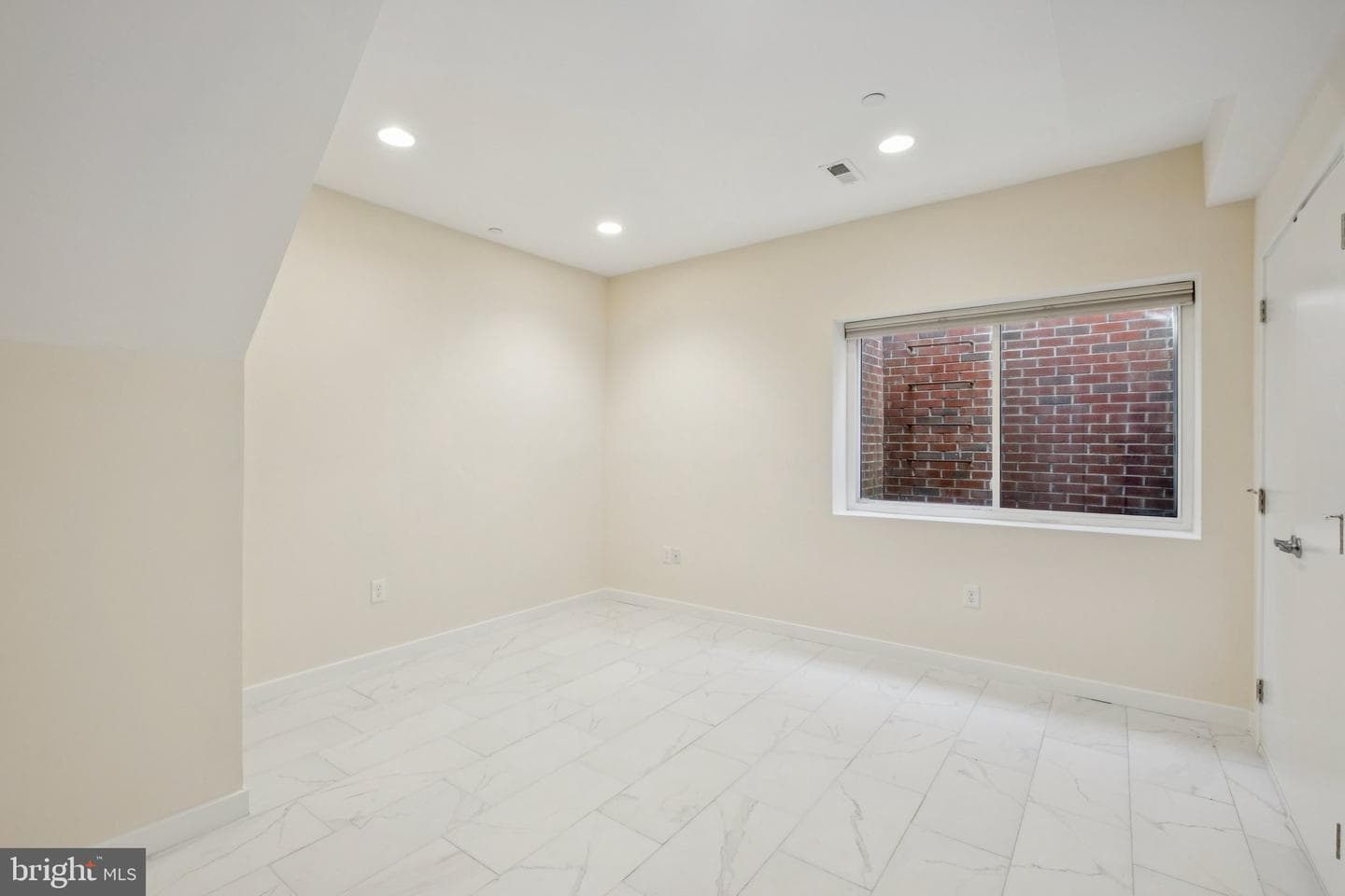 1189 S 21st photo 23