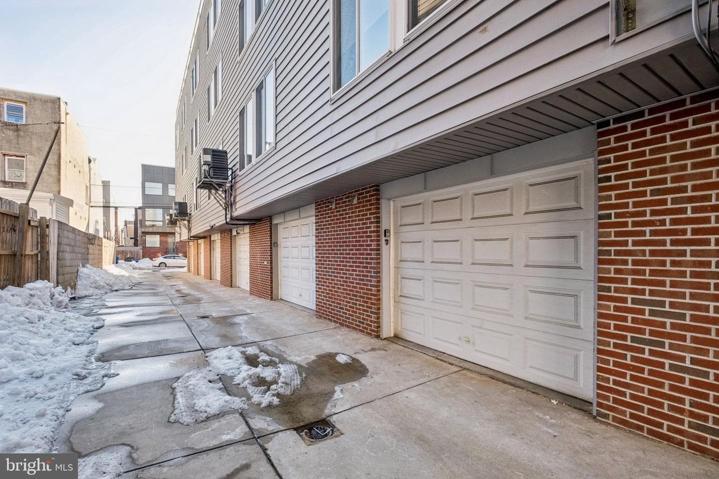 1189 S 21st photo 3