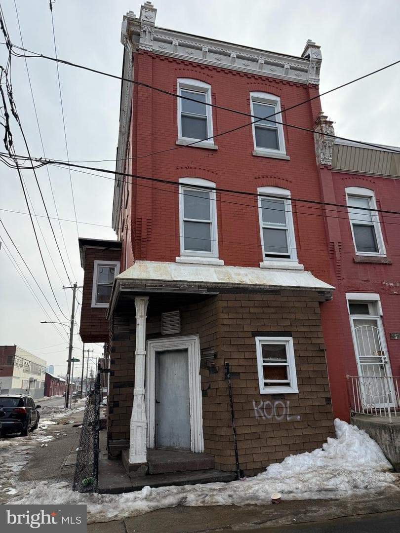 1500 W Oakdale Street photo 3