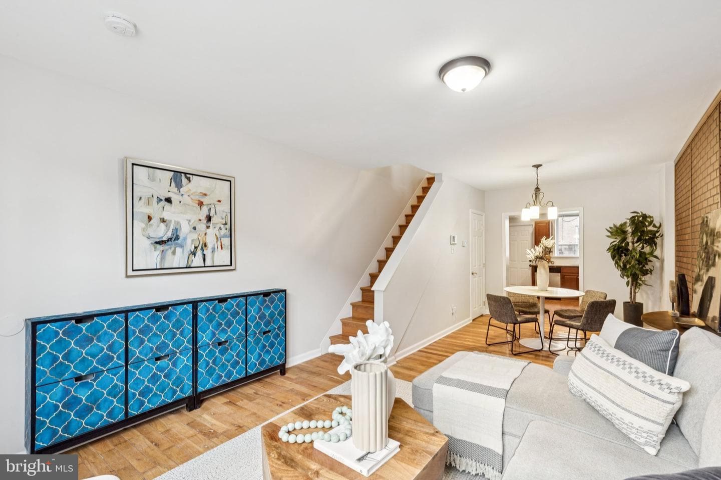 627 Fernon Street photo 3
